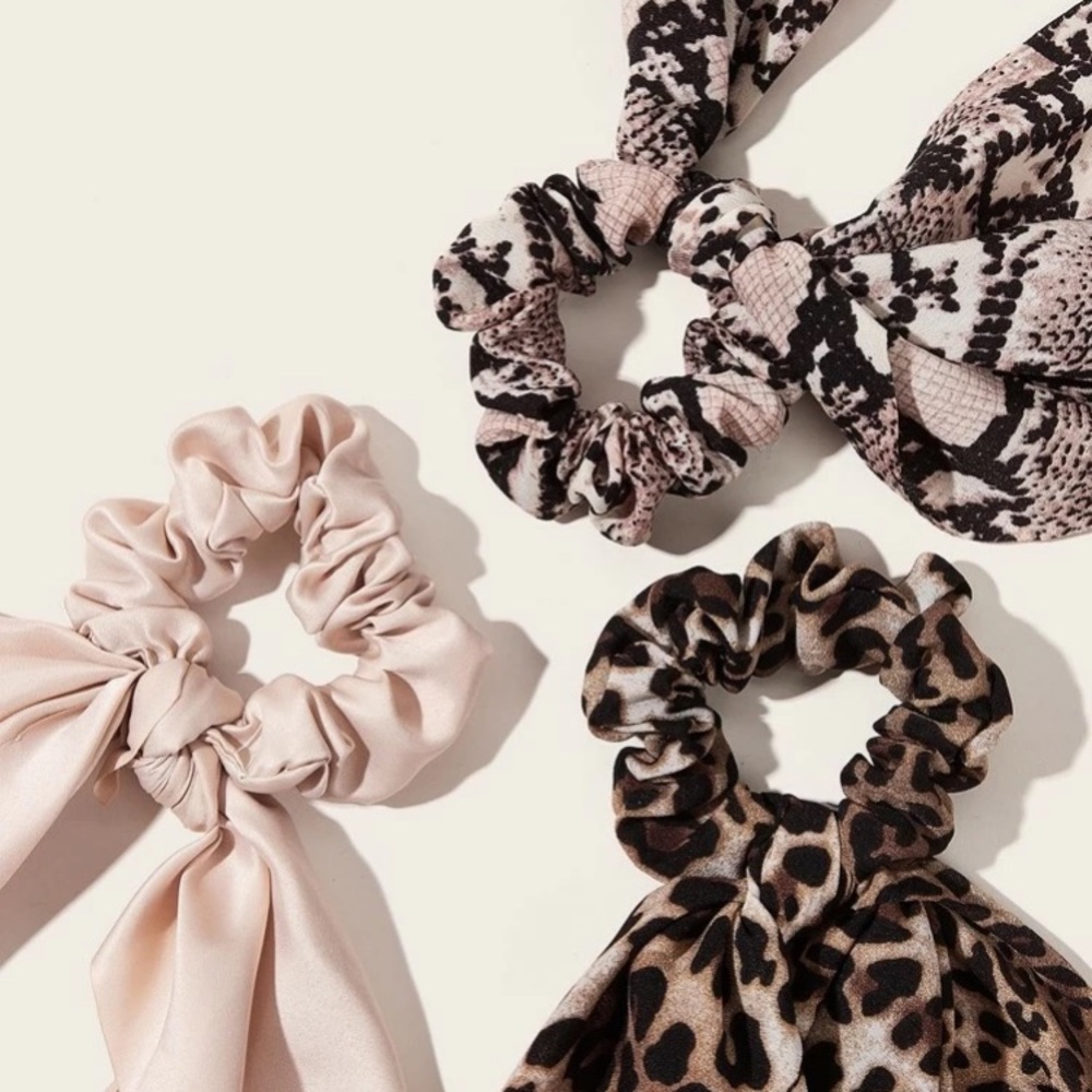 🆕LAST PACK!🛍 Animal Print Scrunchie Scarf Set 🐾 - Picture 3 of 3